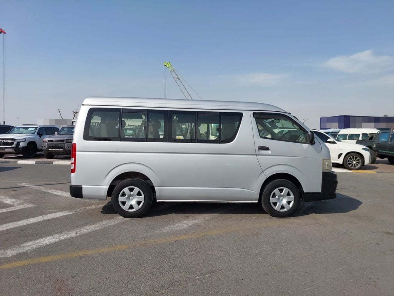 Toyota Hiace TOYOTA HIACE COMMUTER VAN RHD 2012 MODEL 2.7 L PETROL AUTOMATIC(PM15298)