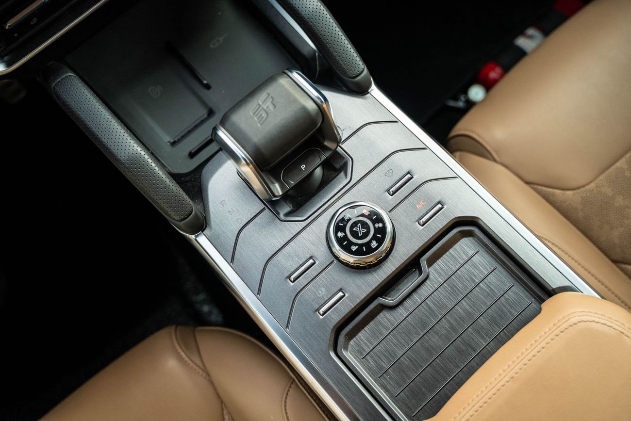 Jetour T2 Luxury 2025 GCC Low Mileage 2.0L Turbo 4 Cylinders