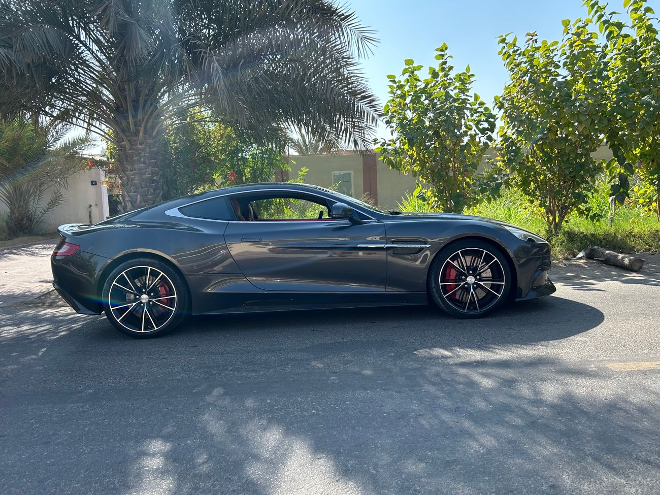 Aston Martin Vanquish