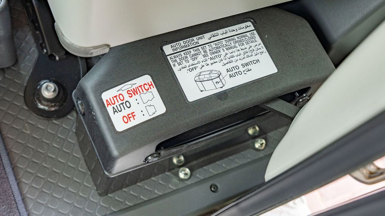 Toyota Coaster 2025 Toyota Coaster 4.0L Diesel MT 22 seaters Electric doors with Fridge