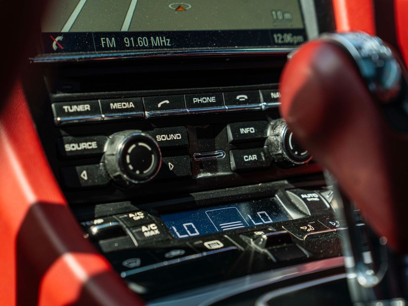 Porsche 911 911 CARRERA 4S • FULL OFFICIAL PORSCHE SERVICE HISTORY • STUNNING COLOUR COMBINATION