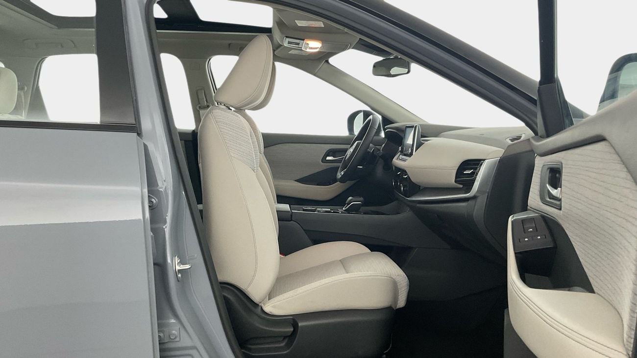 نيسان إكس تريل 2.5 SV 4WD 7STR AUTO | شامل الضمان | 0 ﺪﻔﻋﺓ ﺃﻮﻟﻯ