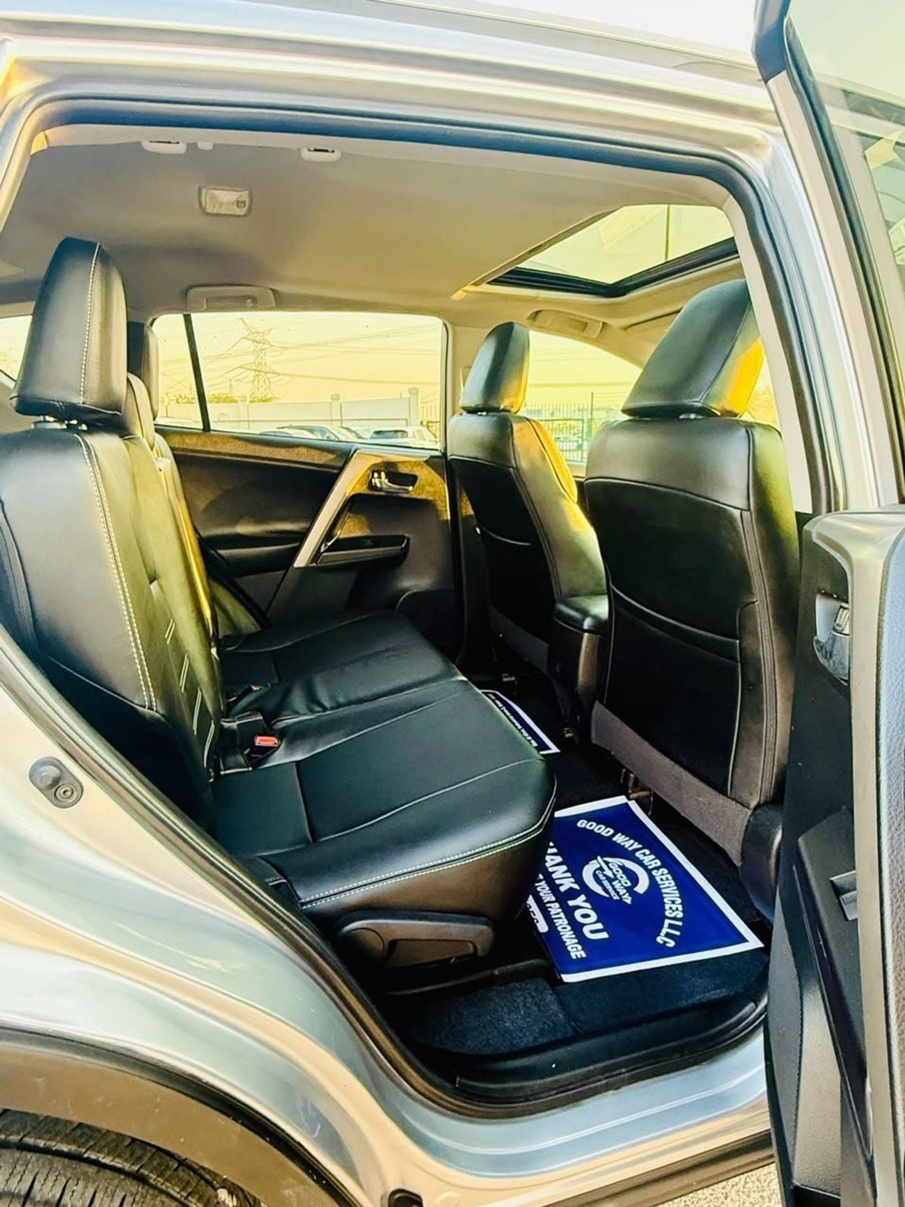 Toyota RAV4 XLE RAV4 XLE FULL OPTION