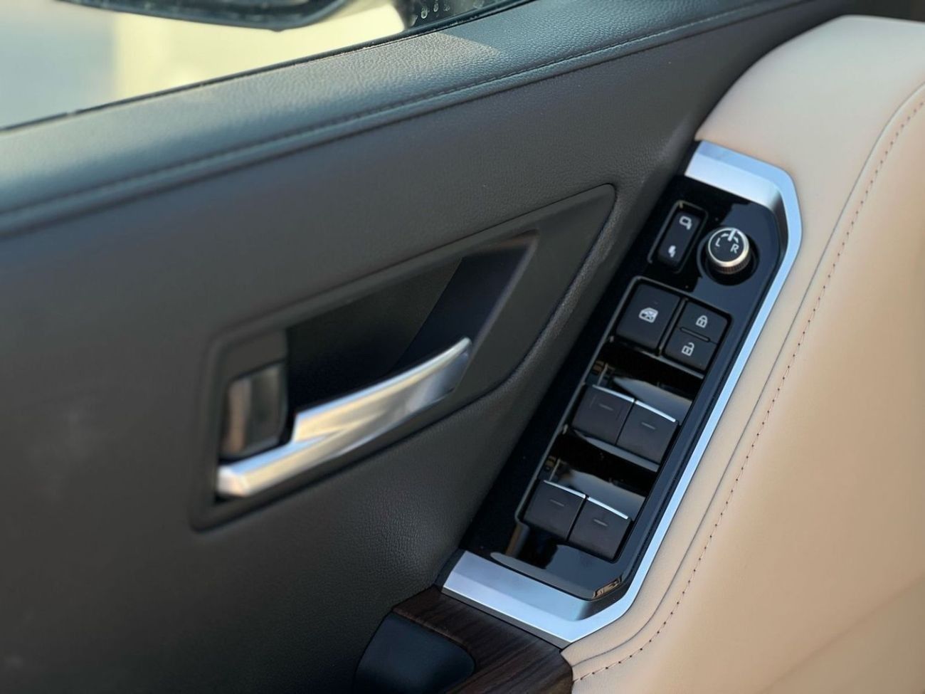 تويوتا لاند كروزر GXR 4.0L TOYOTA LAND CRUISER GXR 3.5L SUV 4WD 2025