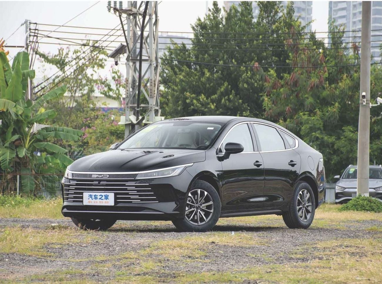 BYD Destroyer 05 STD (NON GCC) Honor DM-i 55km Luxury Version - Alloy Wheels - Push Start - Model 2025