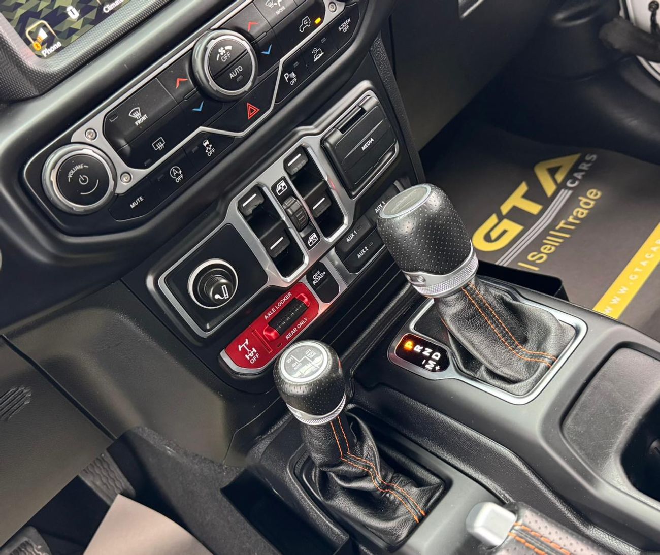 Jeep Gladiator Sand Runner 3.6L 2021 Jeep Gladiator Sand Runner, 2026 Jeep Warranty, Jeep Service History, GCC