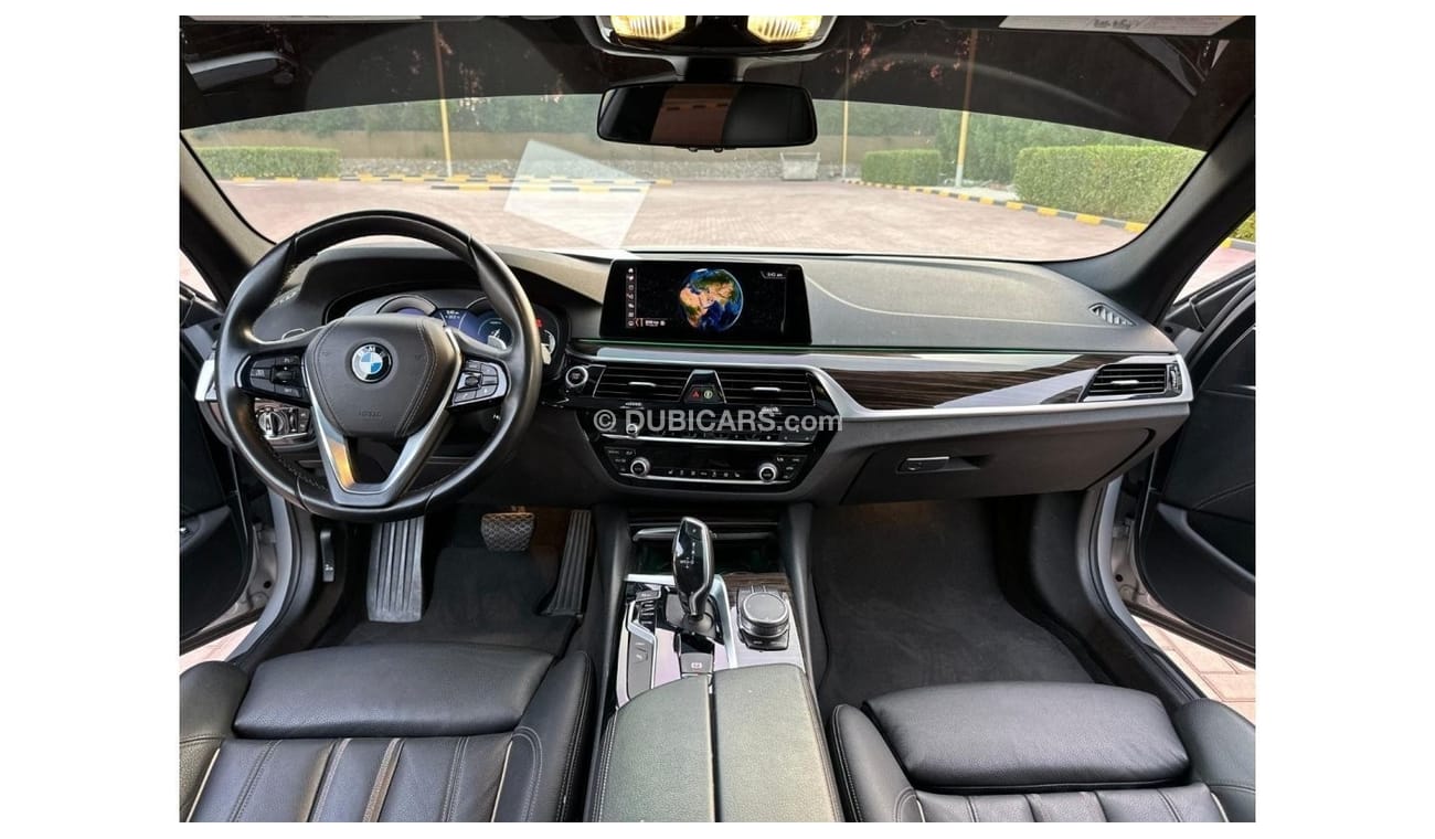 BMW 530i BMW 530e Hybird 2019 US Good Condition // Full Option