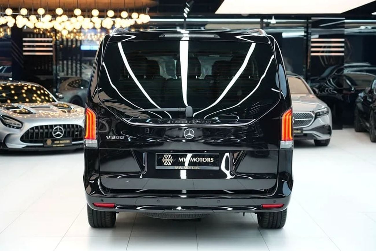 Mercedes Benz V300 V-LINE Mercede-Benz V 300 | GCC 0km | Agency Warranty | 360 View | 64 colors Ambeint Ligh