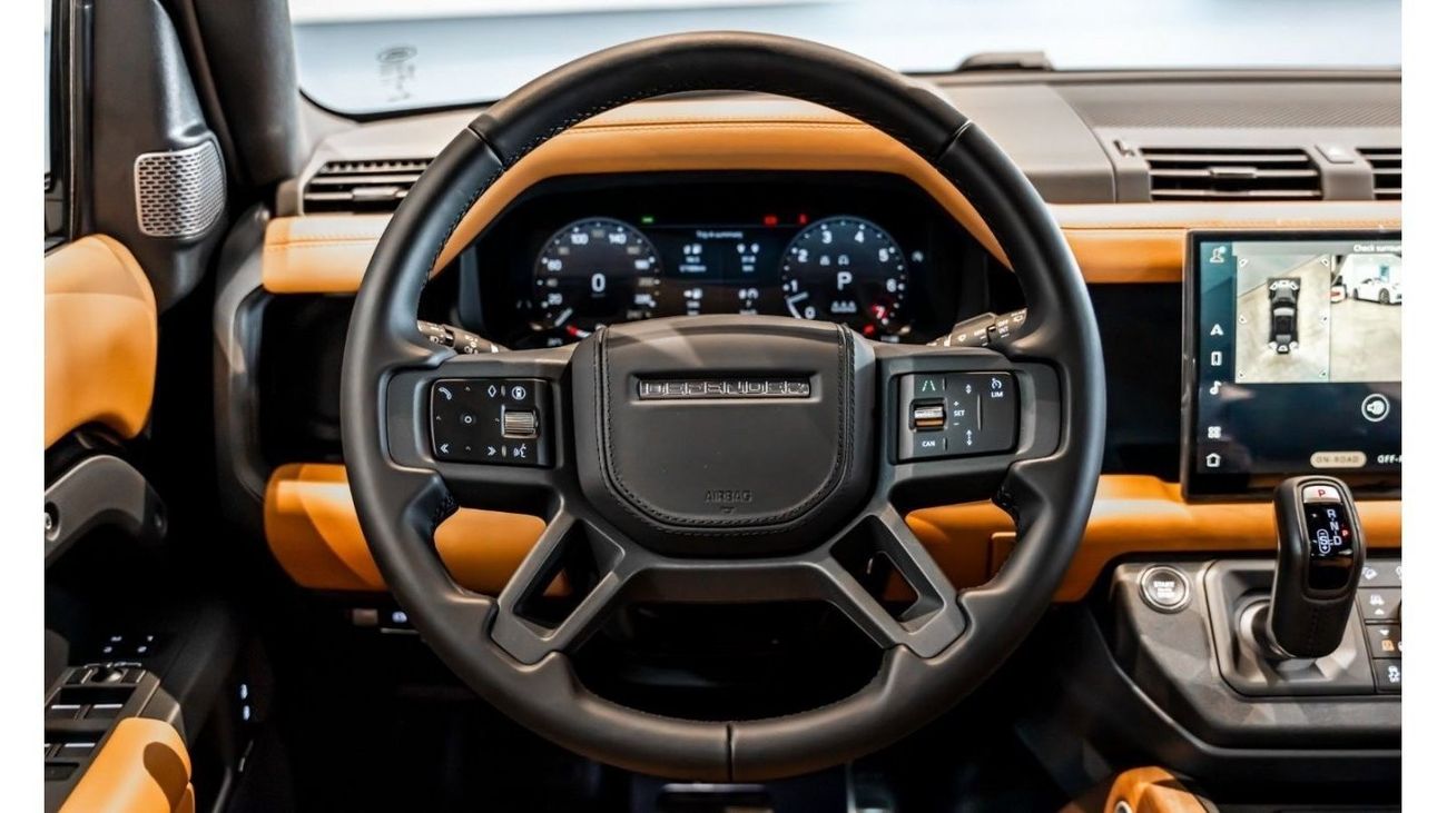 لاند روفر ديفندر 2024 Land Rover Defender X P400, 2029 Land Rover Warranty + Service Contract, Low KMs, GCC