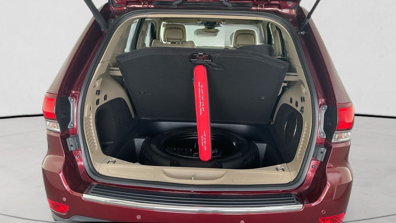 جيب جراند شيروكي Limited | upto AED 20,000 Ramadan Discount | شامل الضمان | 0 ﺪﻔﻋﺓ ﺃﻮﻟﻯ