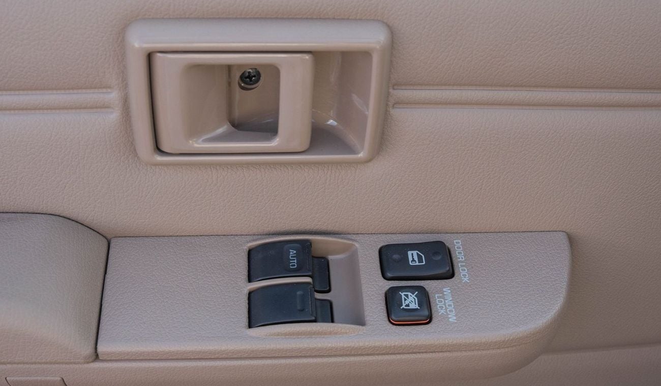 Toyota Land Cruiser Pick Up 2025 Toyota Land Cruiser LC 79 4.0L SC AT Petrol Basic w/ Fridge (White)