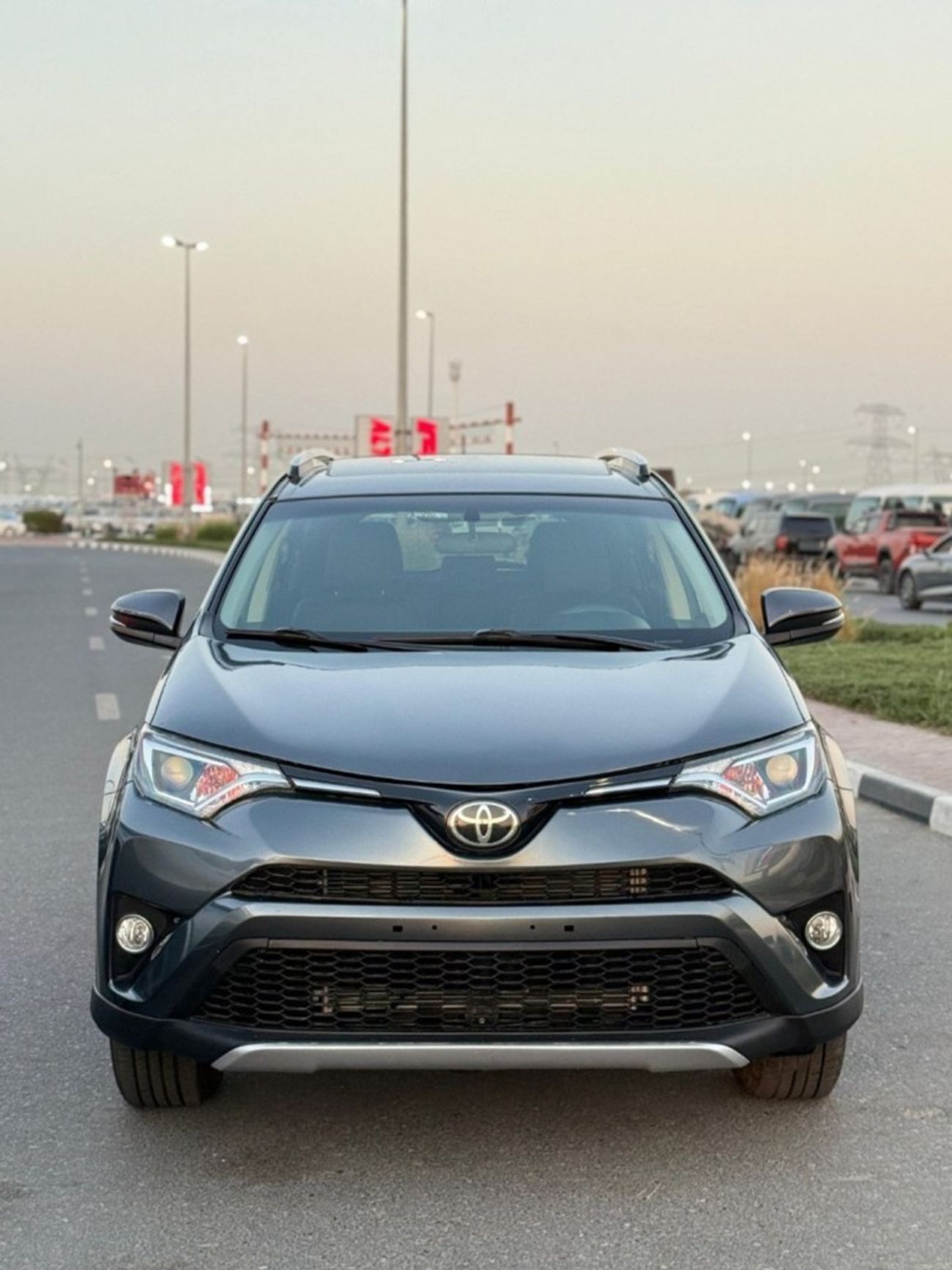 Toyota RAV4 VXR 2.5L XLE Sunroof, leather seats