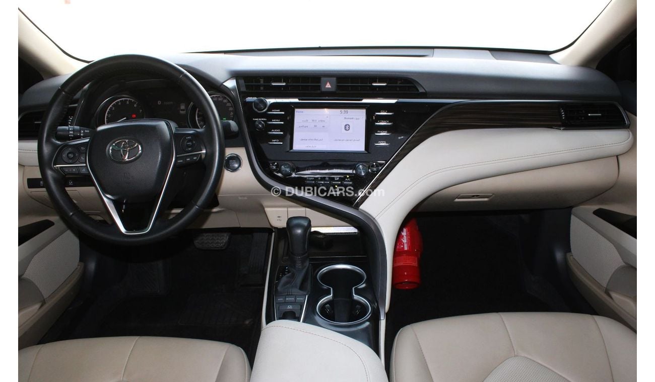 Toyota Camry SE+ TOYOTA CAMRY 2020 WHITE GCC FULL OPTION  EXCELLENT CONDITION WITHOUT ACCIDENTS