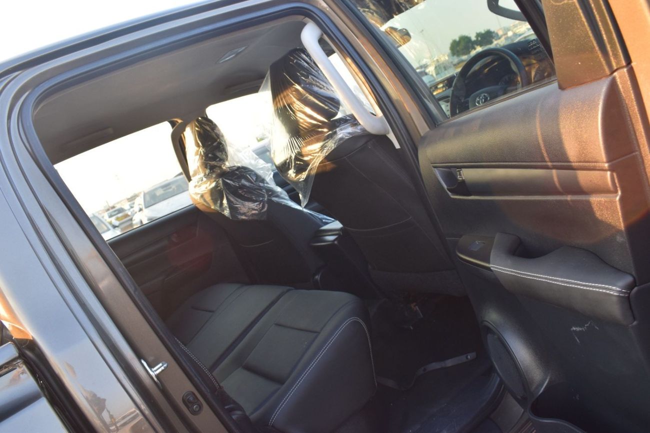 Toyota Hilux GLX 2.8L A/T