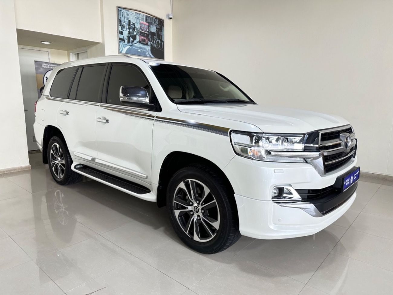 Used Toyota Land Cruiser VXR 2020 for sale in Abu Dhabi - 685664