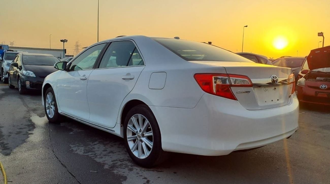 تويوتا كامري Toyota Camry XLE Hyrbrid