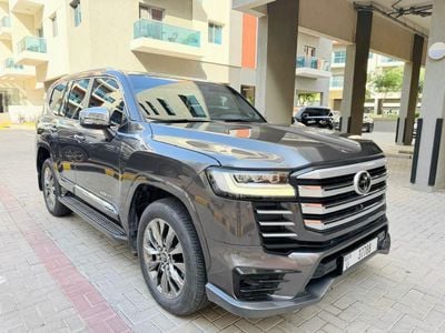 تويوتا لاند كروزر VXR