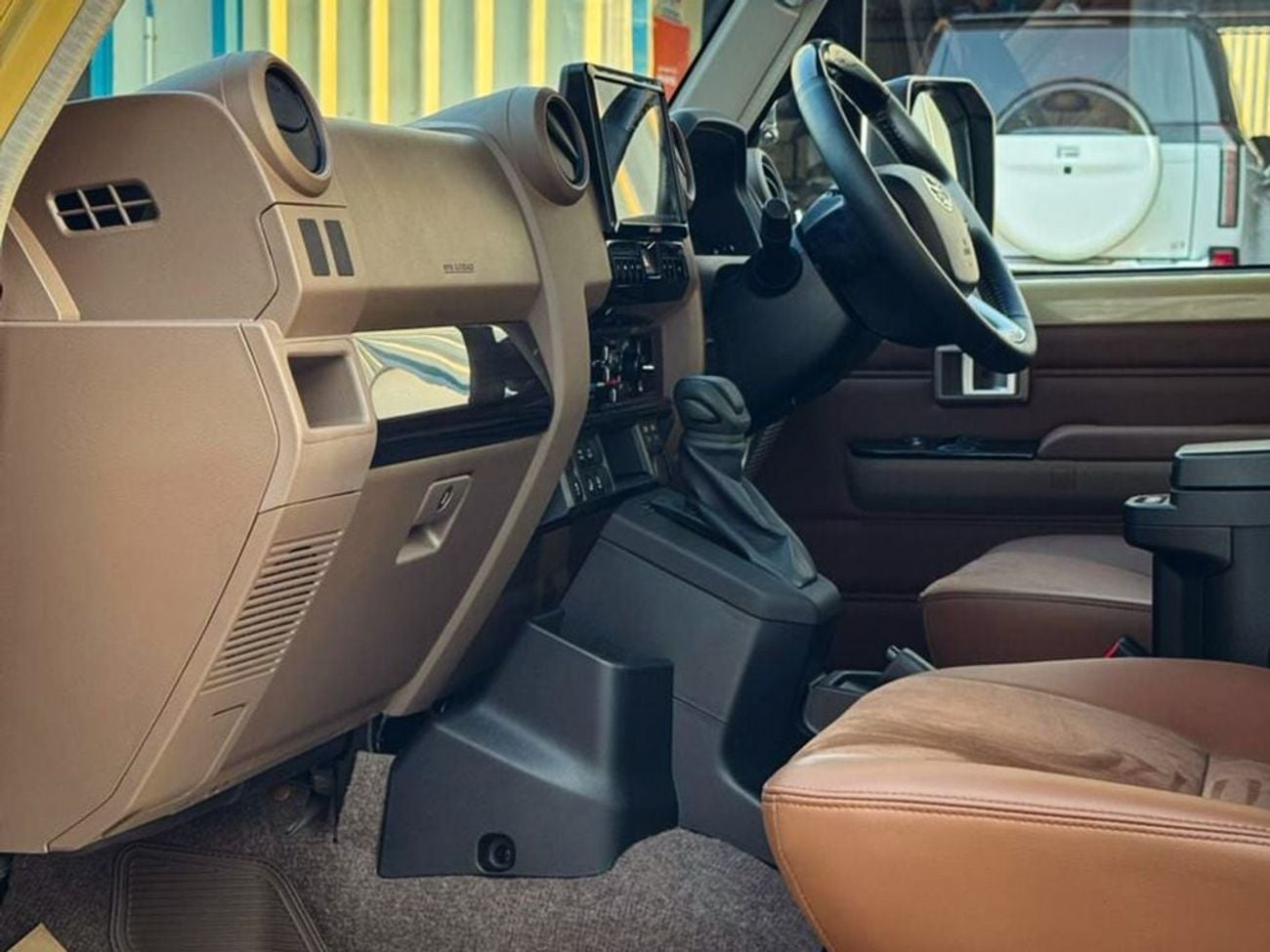 Toyota Land Cruiser S- DLX 71 LX 2.8 AUTO 4.0 AUTO (EXPORT ONLY) (RIGHT HAND DRIVE)