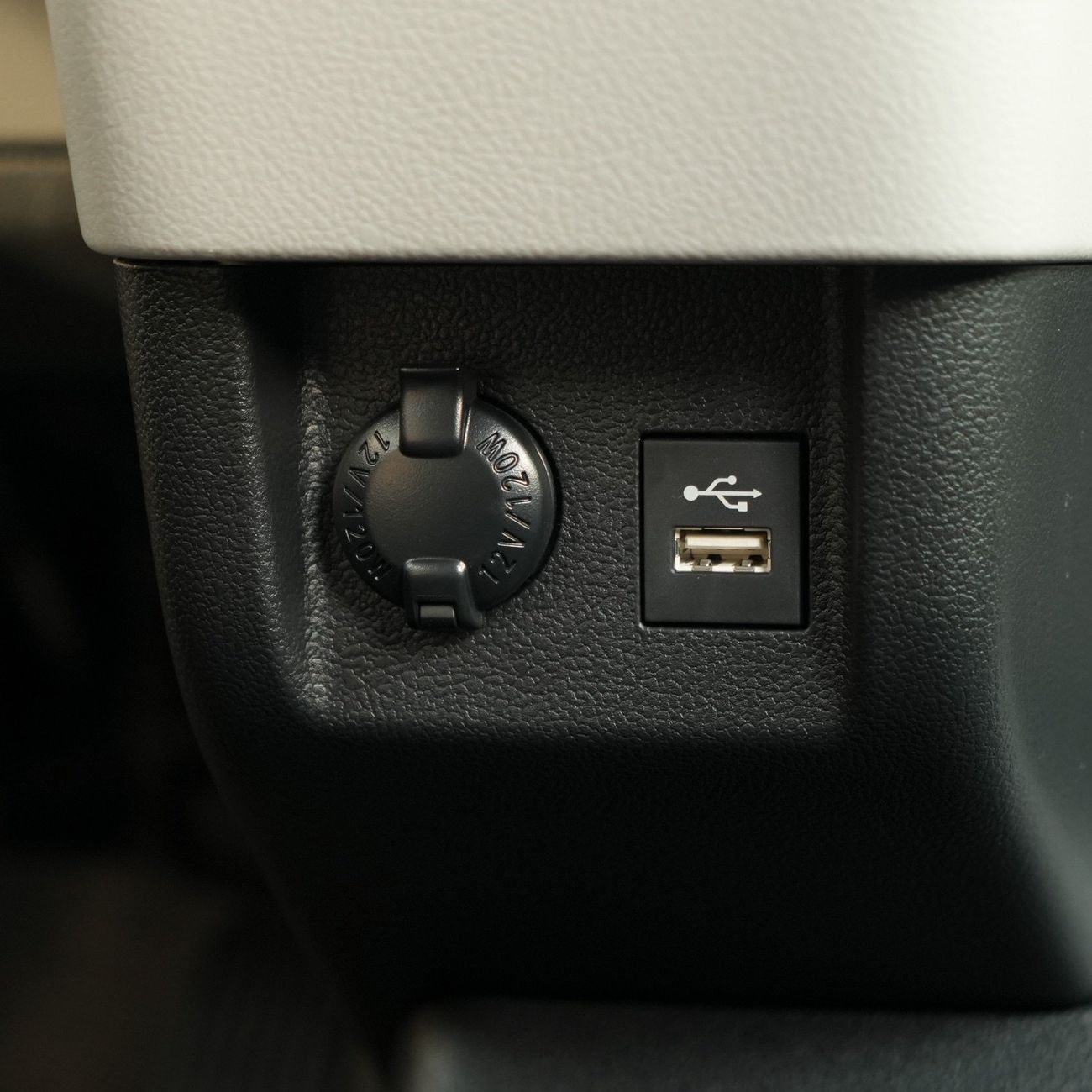 Toyota Hiace Toyota Hiace HR || 2.8 Diesel