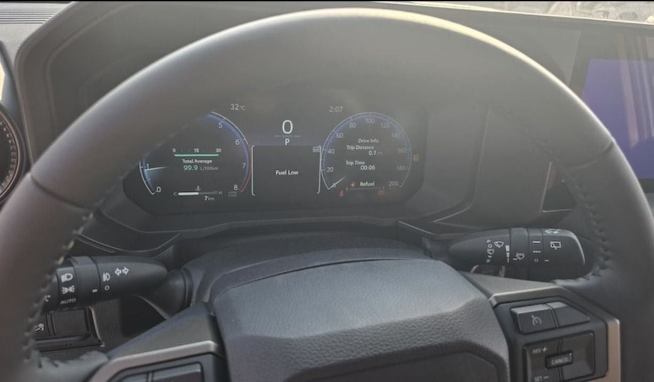 تويوتا برادو Toyota Prado Luxury 2.4L Petrol