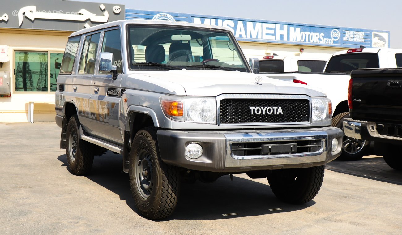 Toyota Land Cruiser Hard Top 4.0L V6 Petrol