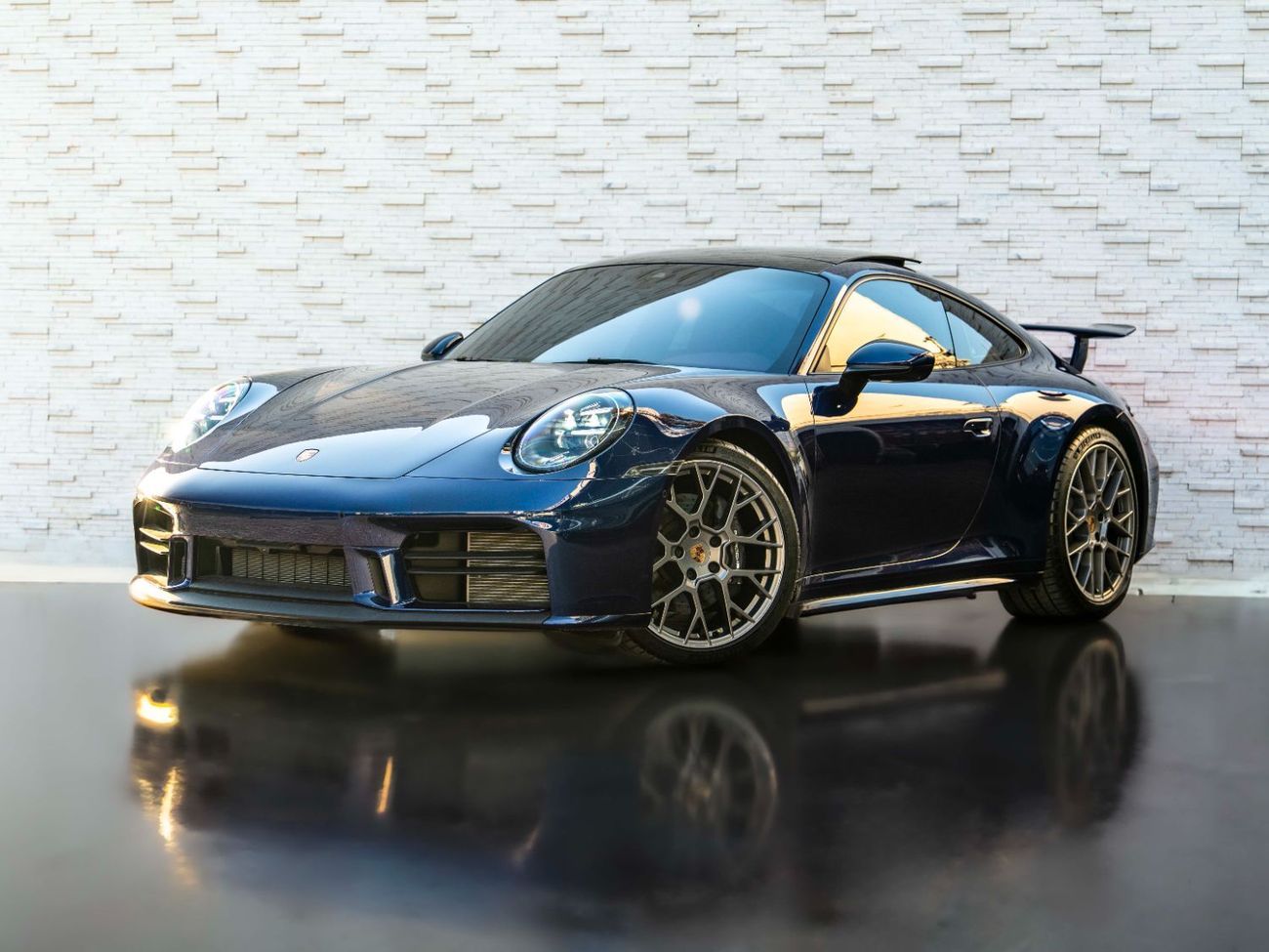 Porsche 911 Carrera 3.0L (444 HP) Coupe