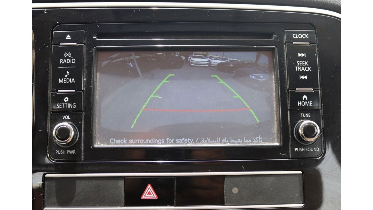 Mitsubishi Outlander GLX Basic ACCIDENTS FREE - ORIGINAL PAINT - GCC - 7 STR - ENGINE 2400 CC - V4