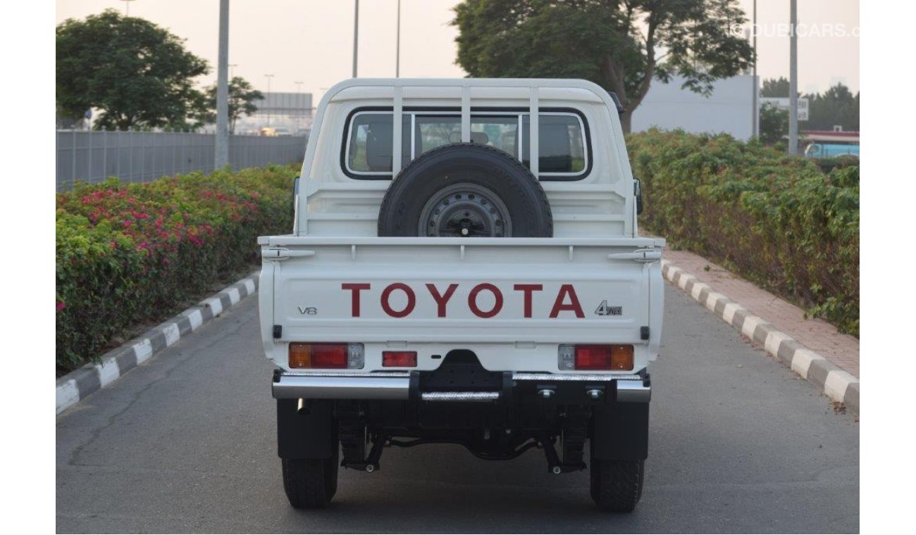 Toyota Land Cruiser Pick Up 79 DOUBLE CAB V8 4.5L TURBO DIESEL 4WD MANUAL TRANSMISSION