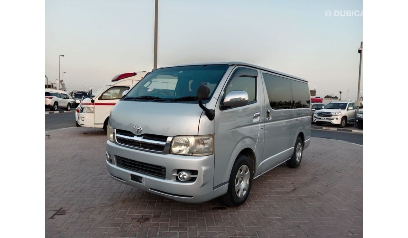 تويوتا هاياس TOYOTA HIACE VAN RIGHT HAND DRVIE (PM1429)