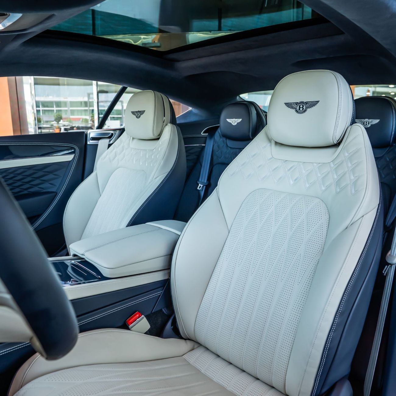 بنتلي كونتيننتال جي تي AZURE 2026 BENTLEY GT V8 DONE ONLY 4000KM