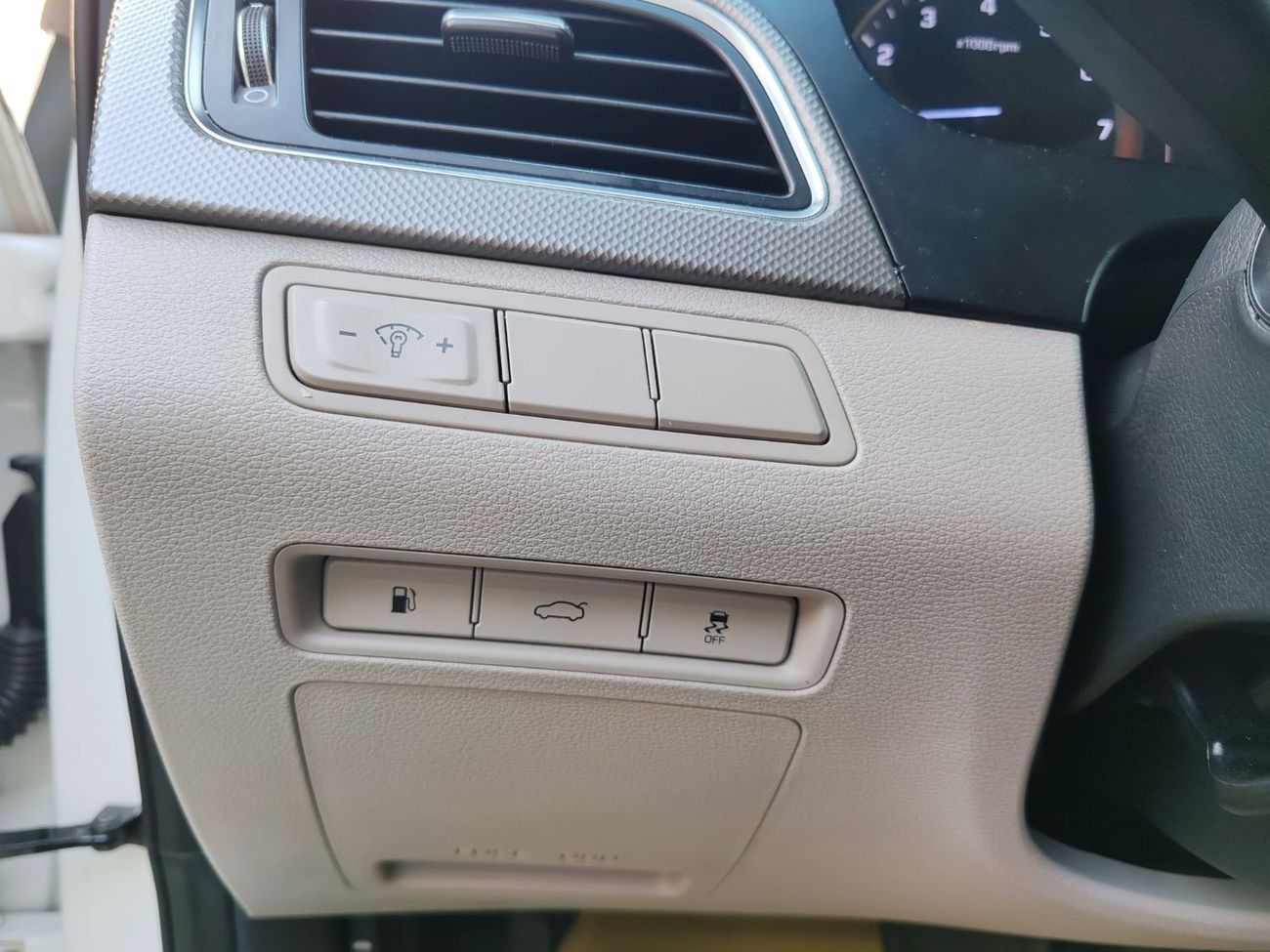 هيونداي سوناتا سبورت Warranty one year