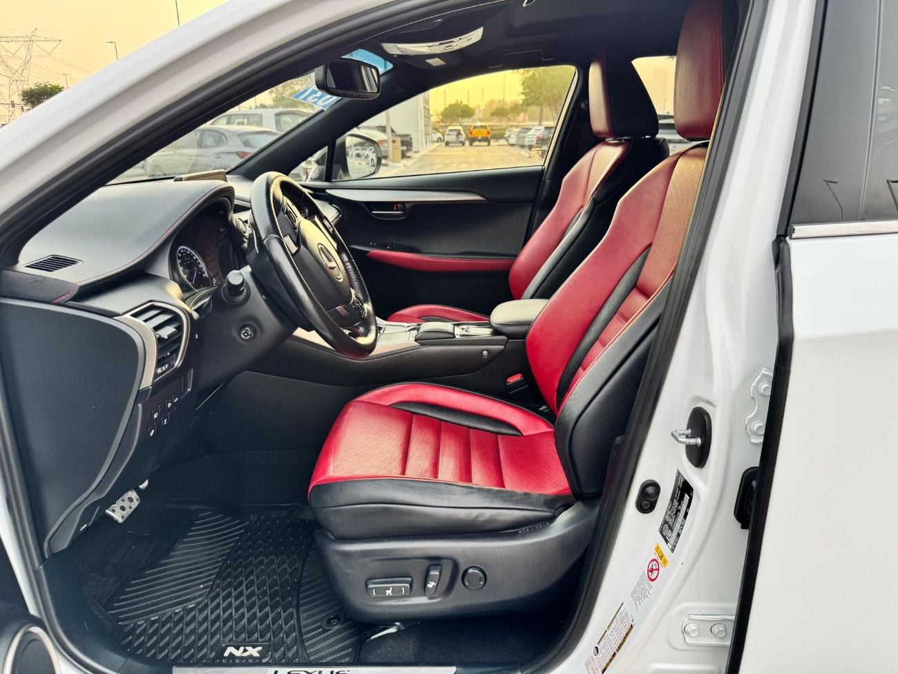لكزس NX 300 F-SPORT PLATINUM