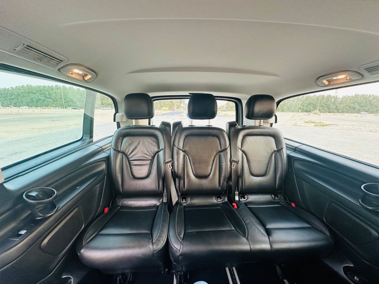 مرسيدس بنز V 250 موديل 2019 خليجي حاله ممتازه من الداخل والخارج صبغ الوكاله مالك واحد من الوكاله