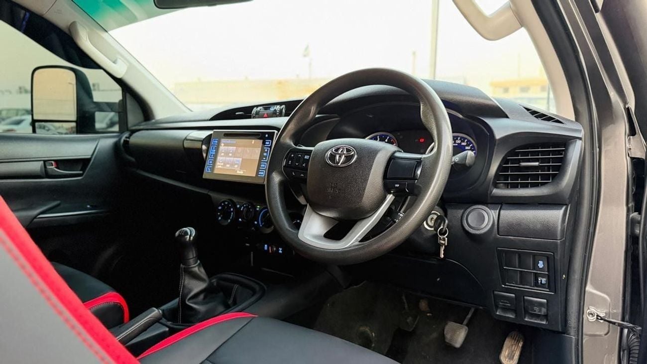 Toyota Hilux SMART CAB | GTK SPORTS BAR | AWNING CAMPING TENT | MANUAL TRANSMISSION | 2.8L | 2016