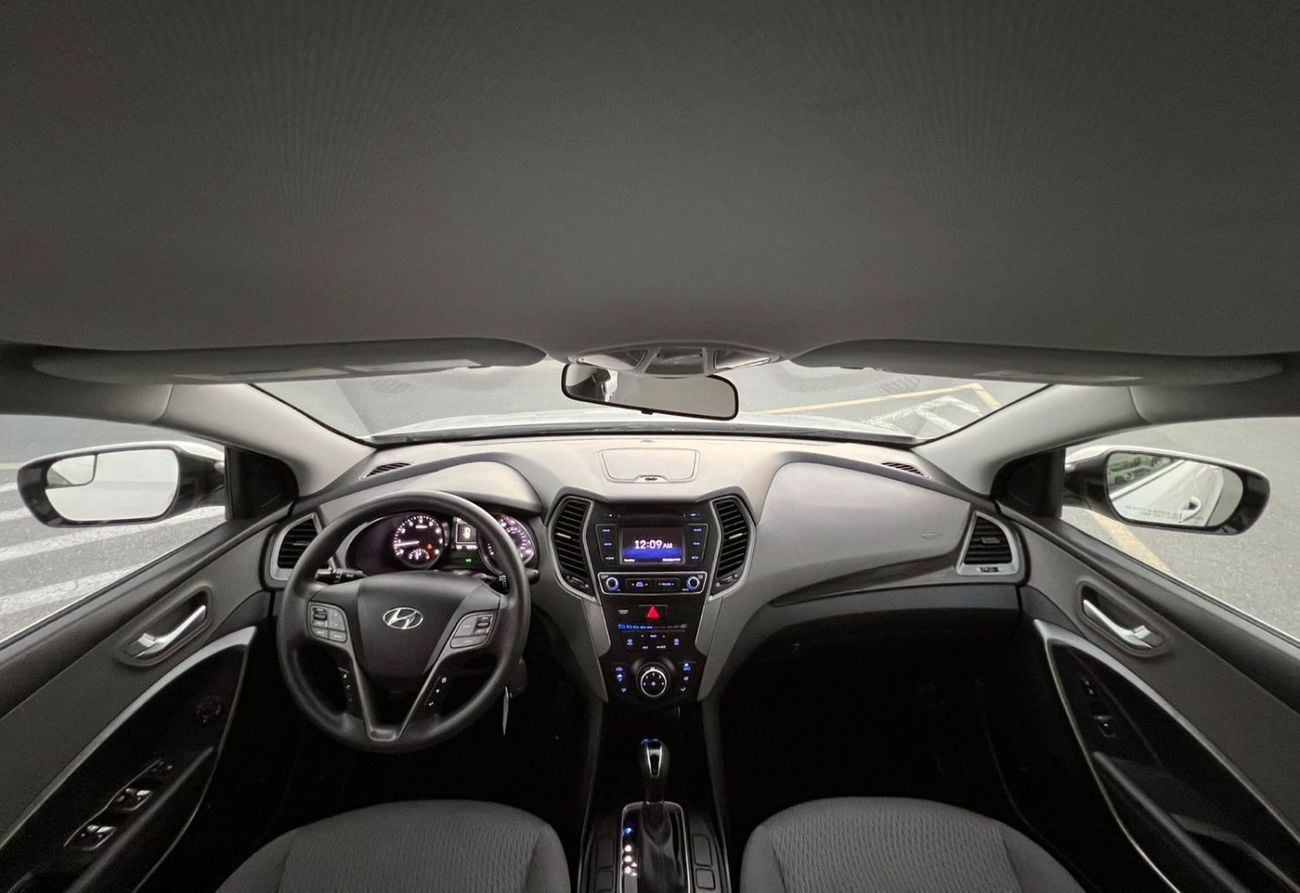 Hyundai Santa Fe SPORT (NON GCC) 2018 Hyundai Santa Fe 2.4L V4 - Apple Play & Android - Rear Camera - 2 keys