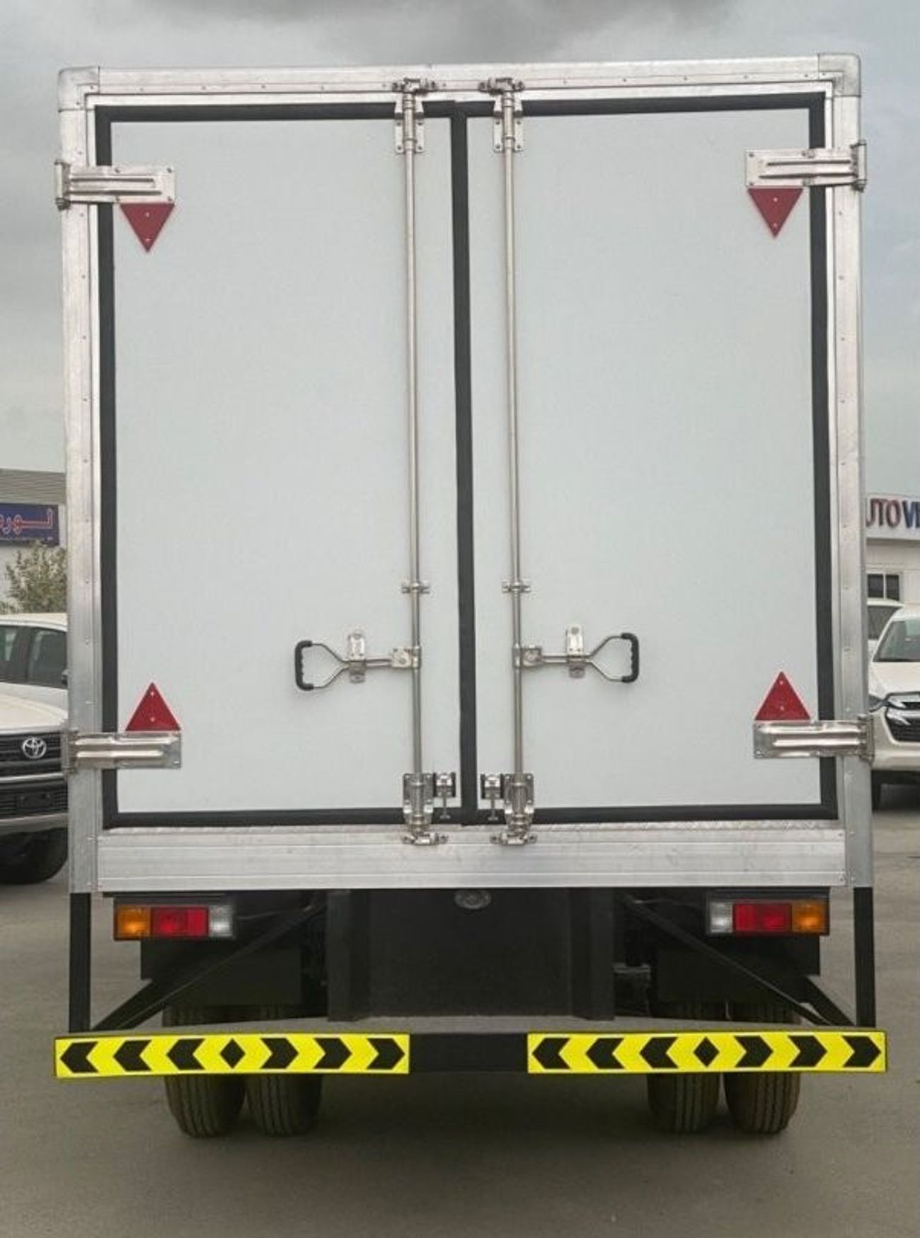 ميتسوبيشي فوسو كانتير Refrigerator -16