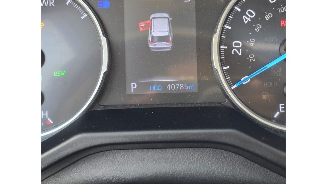 Toyota RAV4 *Offer* 2020 Toyota RAV4 XLE 4x4 AWD Hybrid Full option - UAE PASS 5% VAT Applicable for UAE Registr