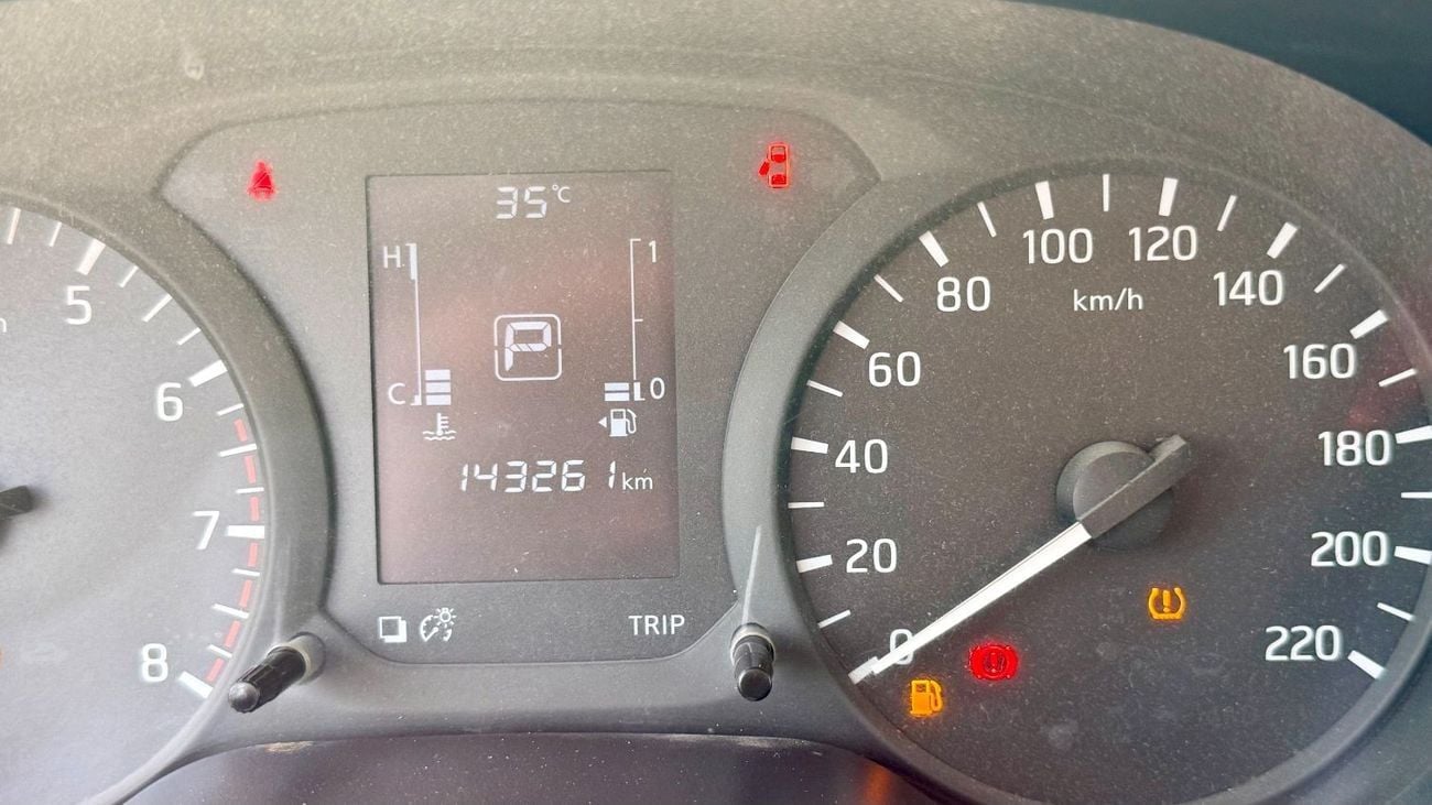 نيسان نافارا Std 2.5L RWD A/T