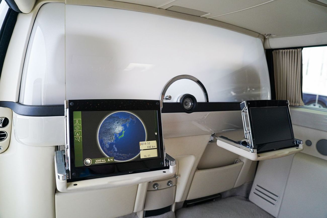 رولز رويس فانتوم EWB 6.8L