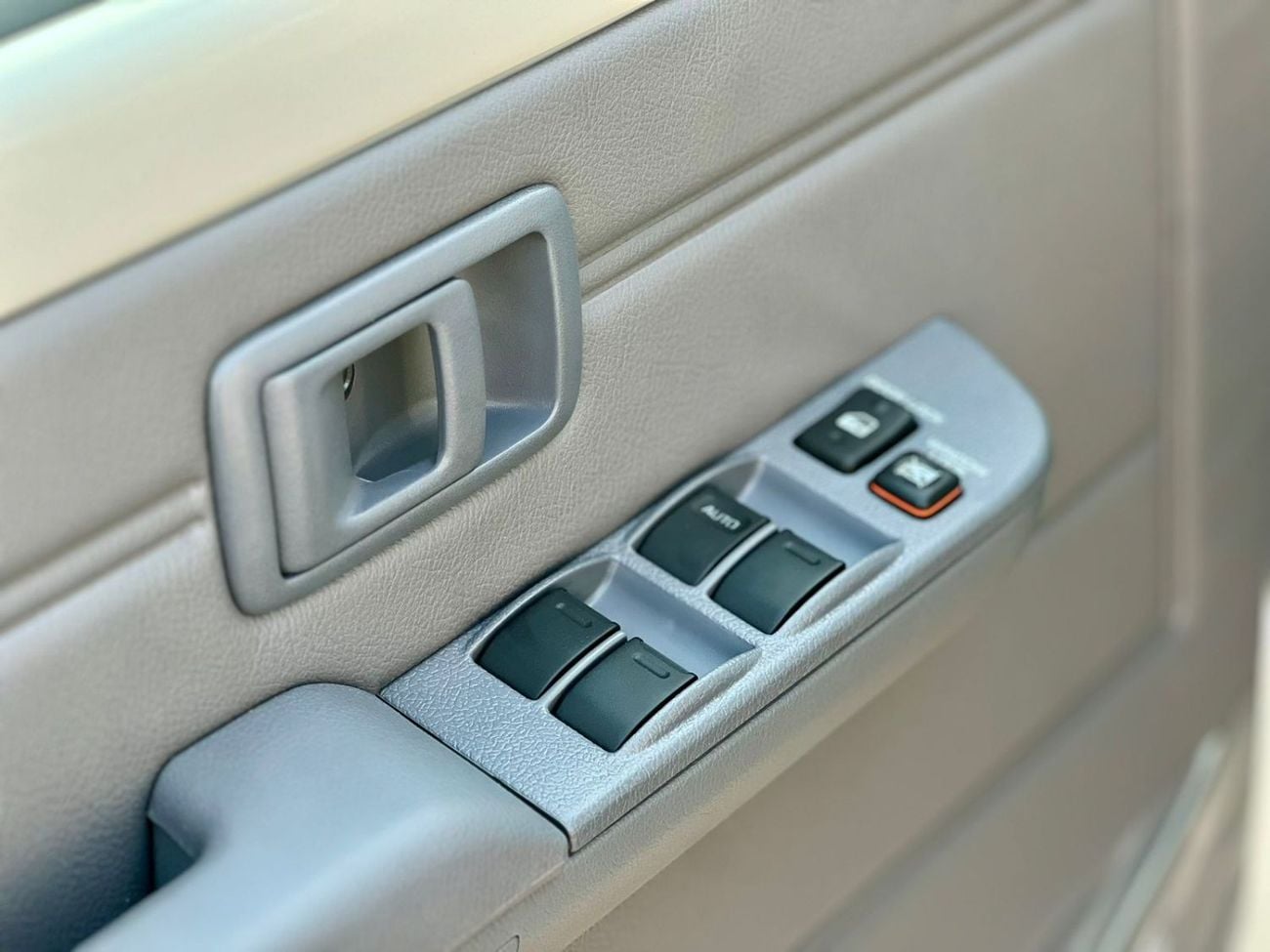 تويوتا لاند كروزر 76 Toyota Land Cruiser LC 76 4.2 LX 2025