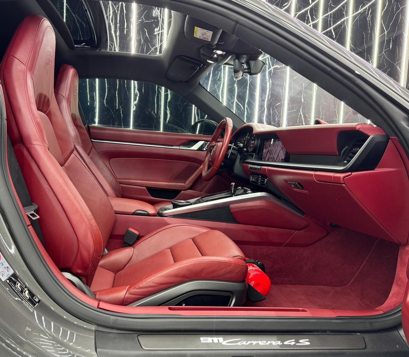 Porsche 911 Carrera 4S 3.0L (380 HP) Coupe