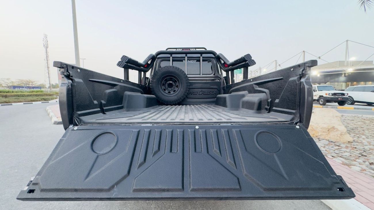 تويوتا لاند كروزر بيك آب HEAVY DUTY FRONT BUMPER | SINGLE CABIN | GR LEATHER SEATS | 4.5L DIESEL ENGINE | MANUAL TRANSMISSION