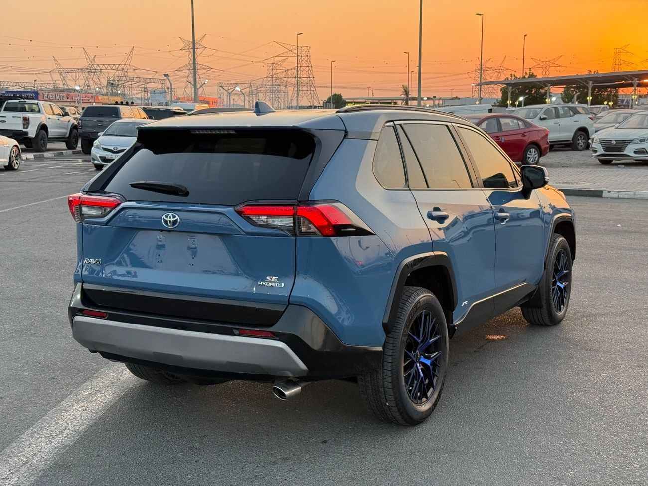 Toyota RAV4 XLE 2.5L 2022 TOYOTA RAV4 XLE HYBRID 4x4 FULL OPTIONS IMPORTED FROM USA