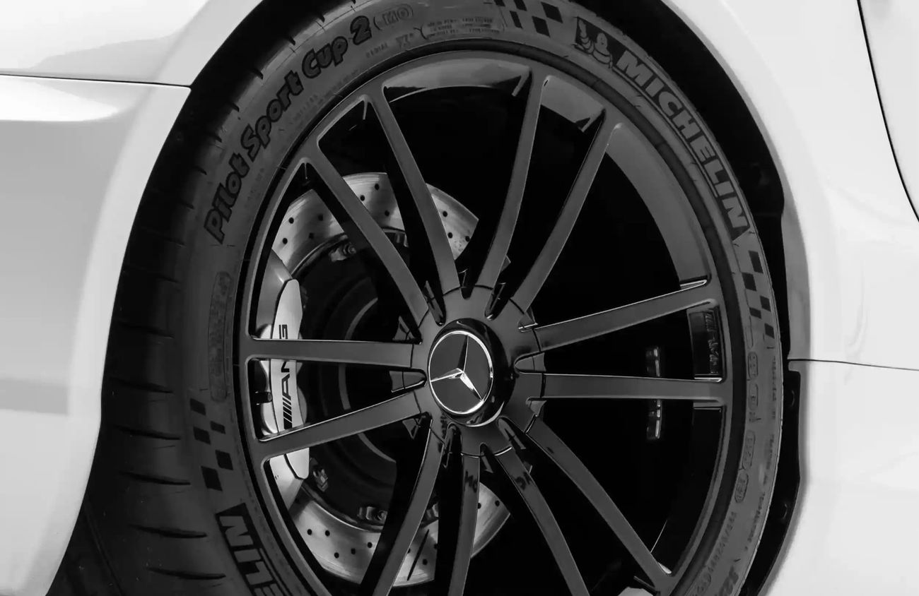 BRABUS SL65 - Mercedes-Benz 6.0L V-12 Bi-Turbo Engine