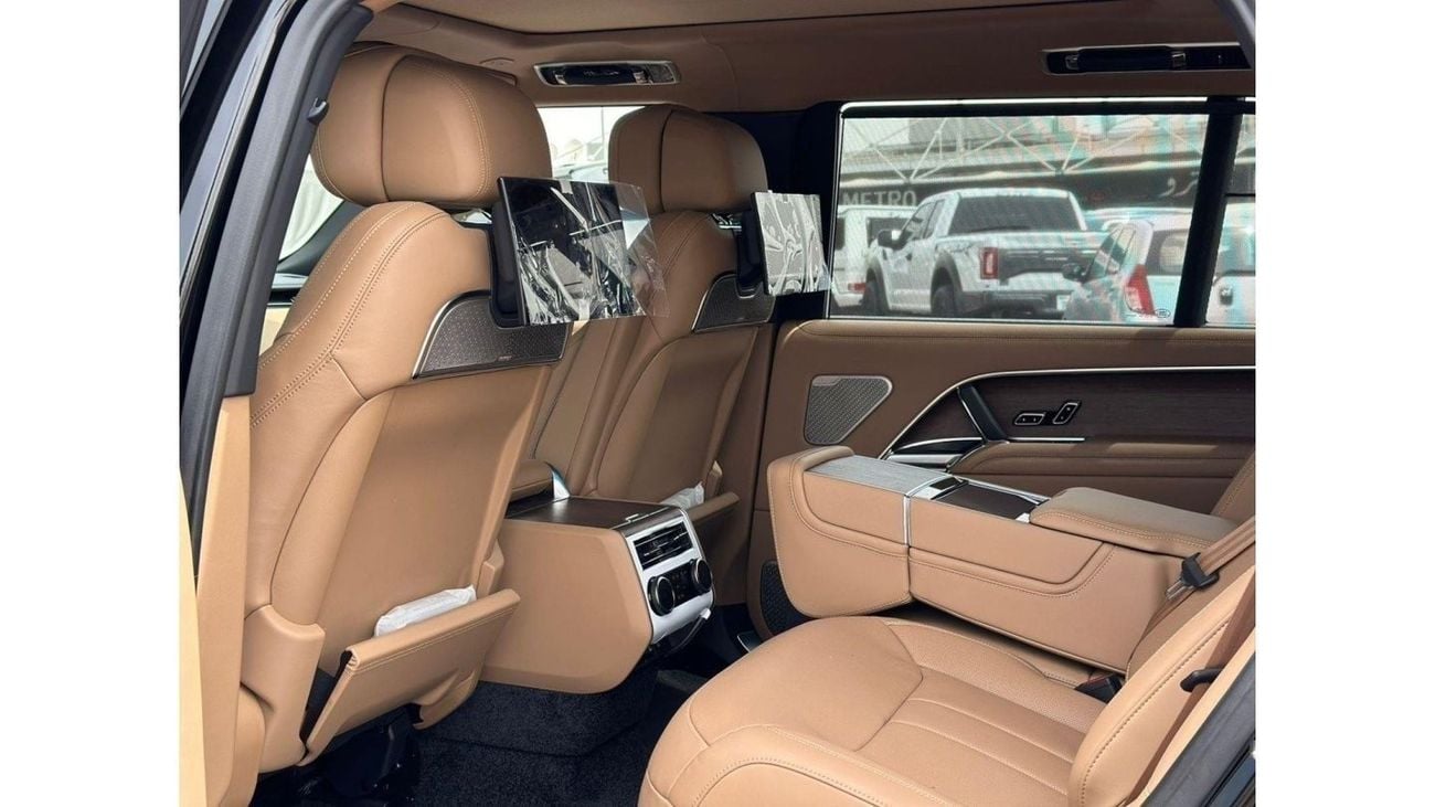 Land Rover Range Rover GCC SPEC UNDER WARRANTY AND SERVICE