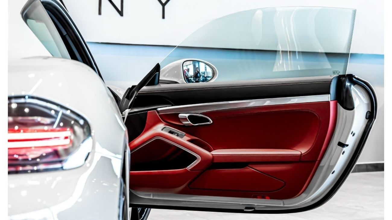 بورش كايمان 718 2024 Porsche Cayman 718, Sport Chrono Package, 2026 Porsche Warranty, Low Kms, GCC