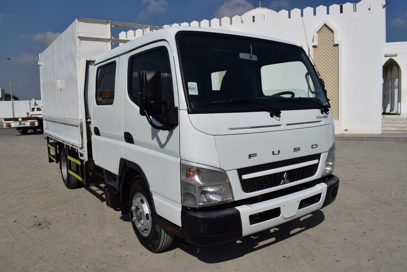 ميتسوبيشي فوسو كانتير Mitsubishi Canter D/C Pick Up, model:2017. Only Done 38000 km