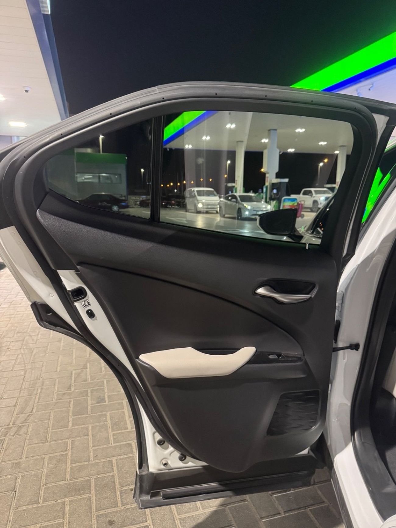 لكزس UX 250h FSPORT