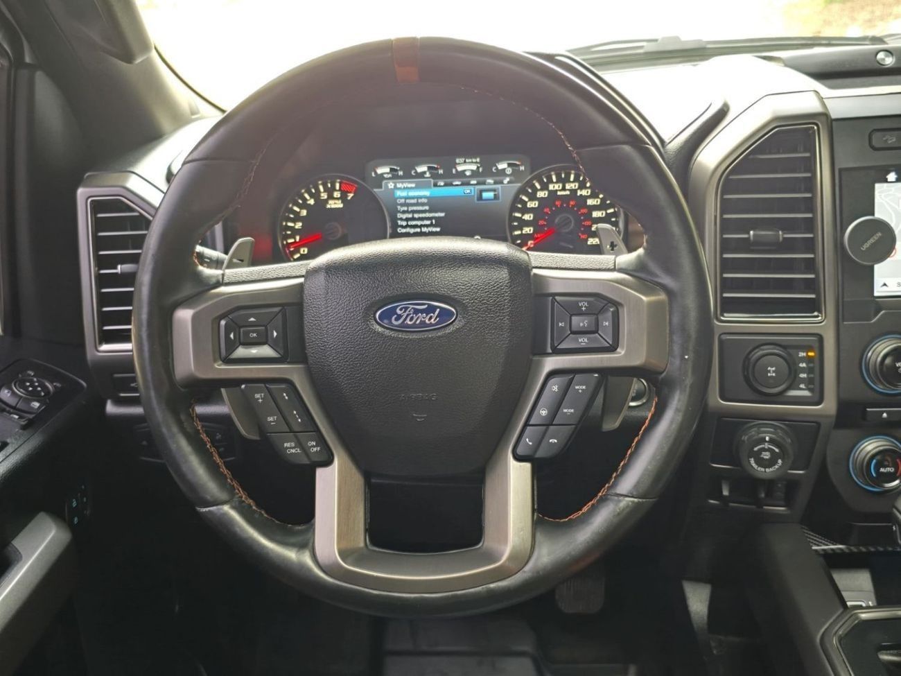 فورد إف-150 رابتور FORD F-150 RAPTOR 2018 GCC ORGINAL PAINT // ACCIDENT FREE // GOOD CONDITION