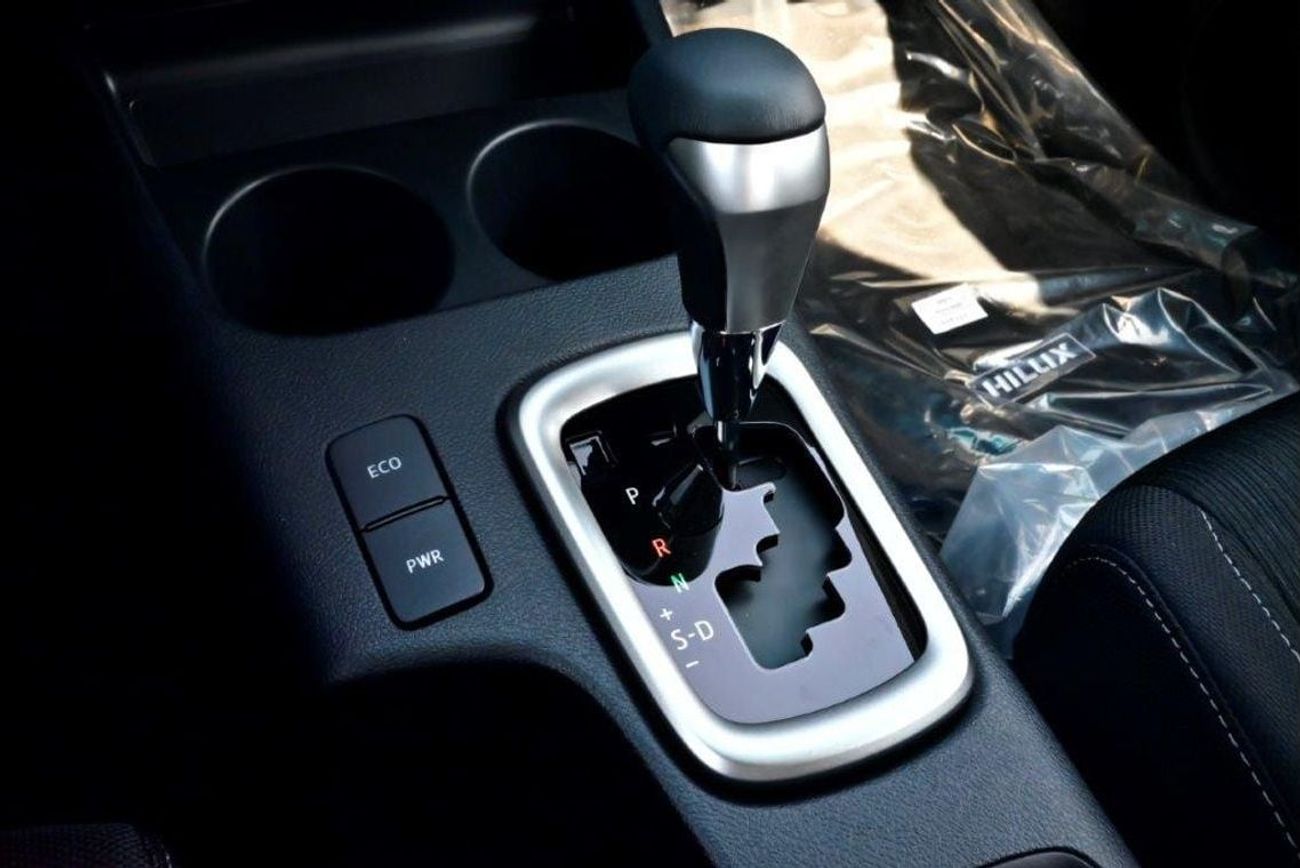 تويوتا هيلوكس 2025 TOYOTA HILUX DOUBLE CAB SR5 PICKUP 2.4L DIESEL 4WD AUTOMATIC